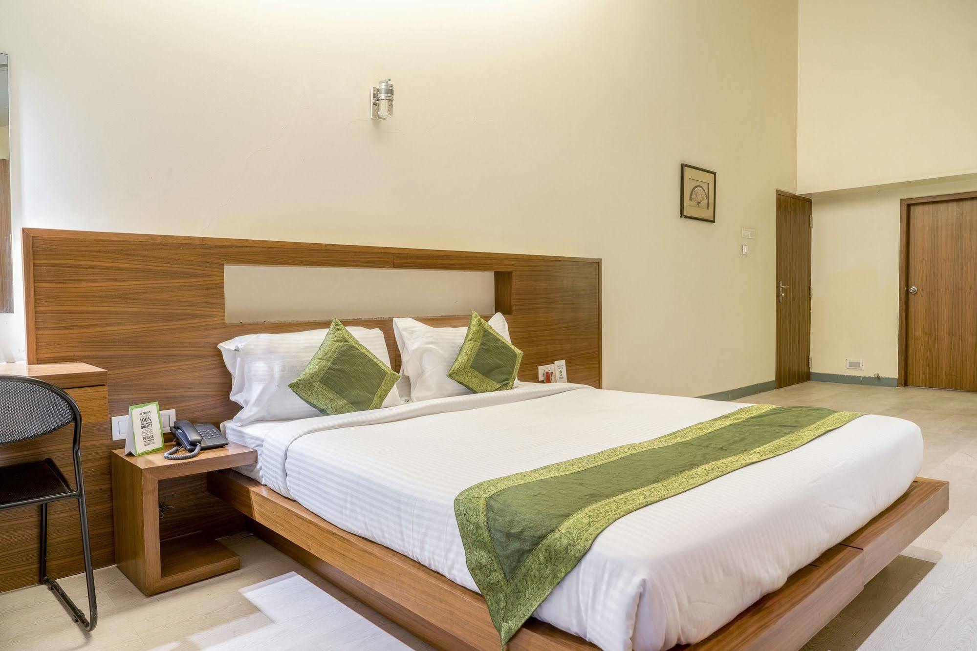 Mint Koregaon Park Next To Osho Ashram Pune Esterno foto