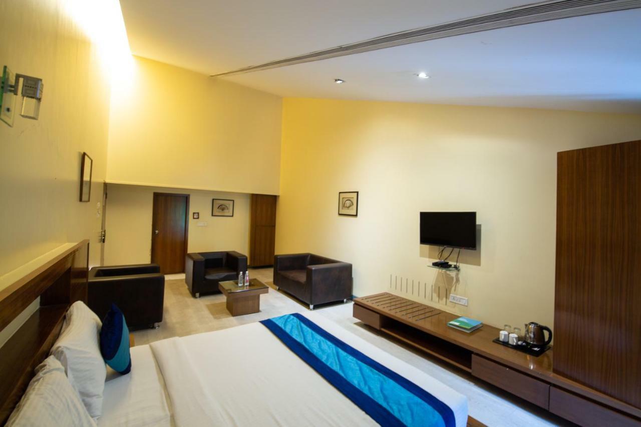 Mint Koregaon Park Next To Osho Ashram Pune Esterno foto