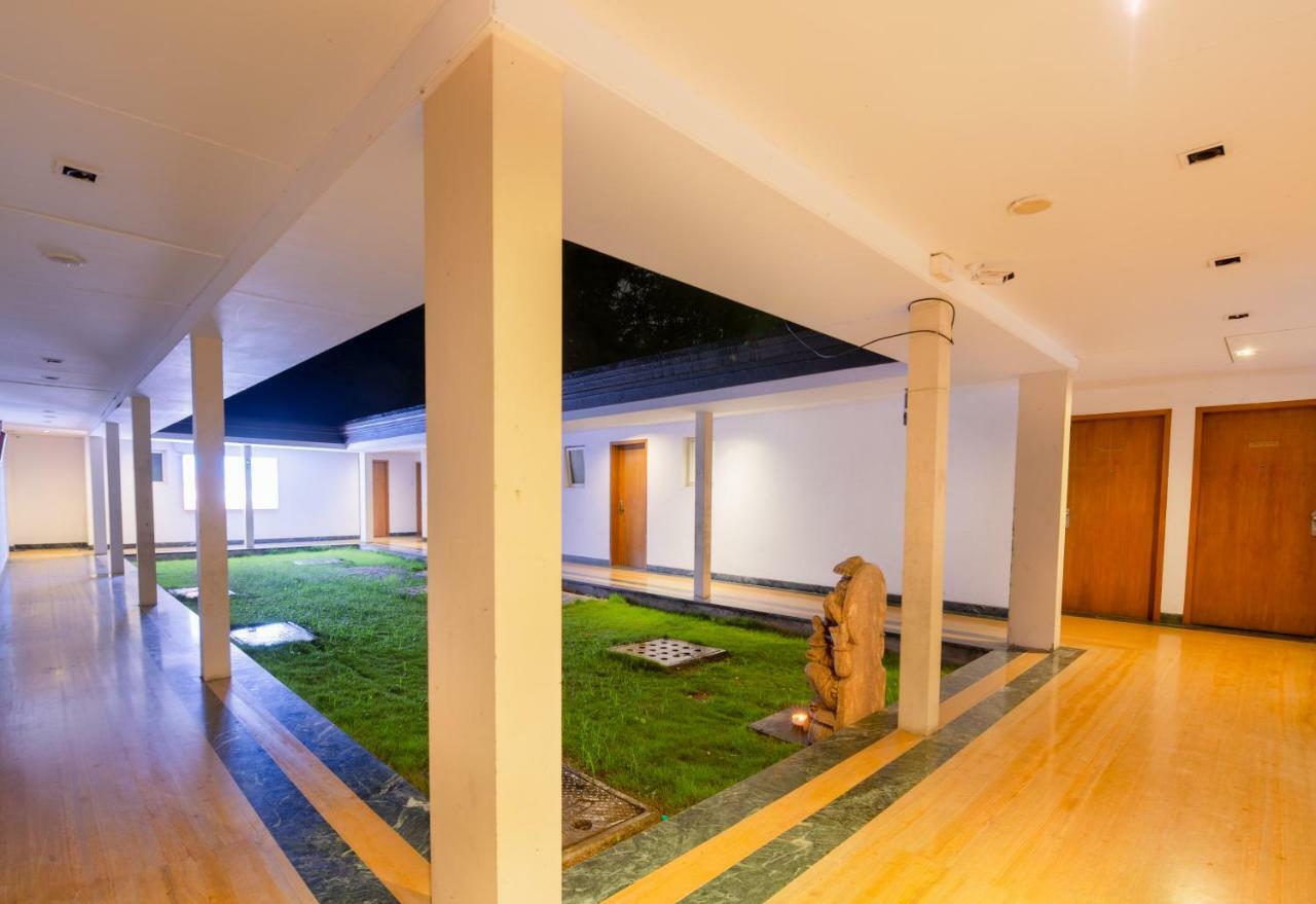 Mint Koregaon Park Next To Osho Ashram Pune Esterno foto